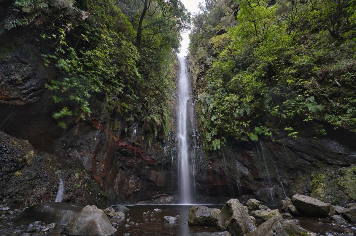 madeira waterfall levada das 25 fontes 