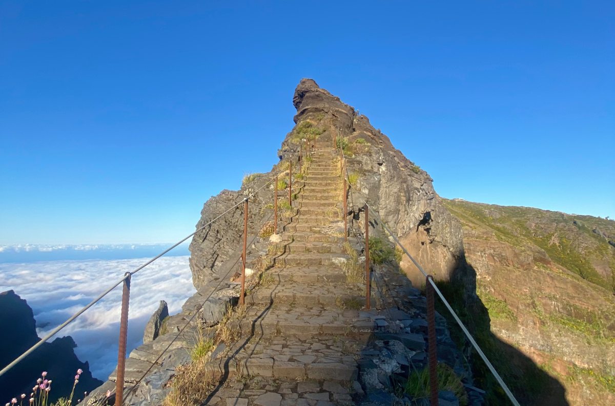 trail to pico areeiro 