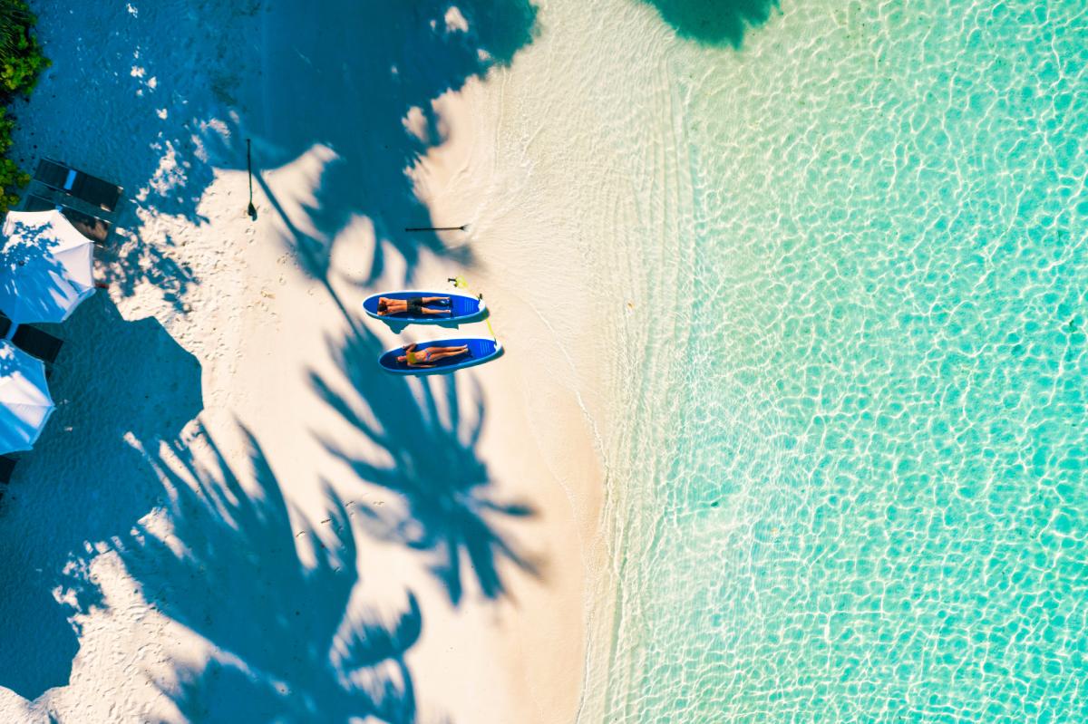 maldives paddle boarding