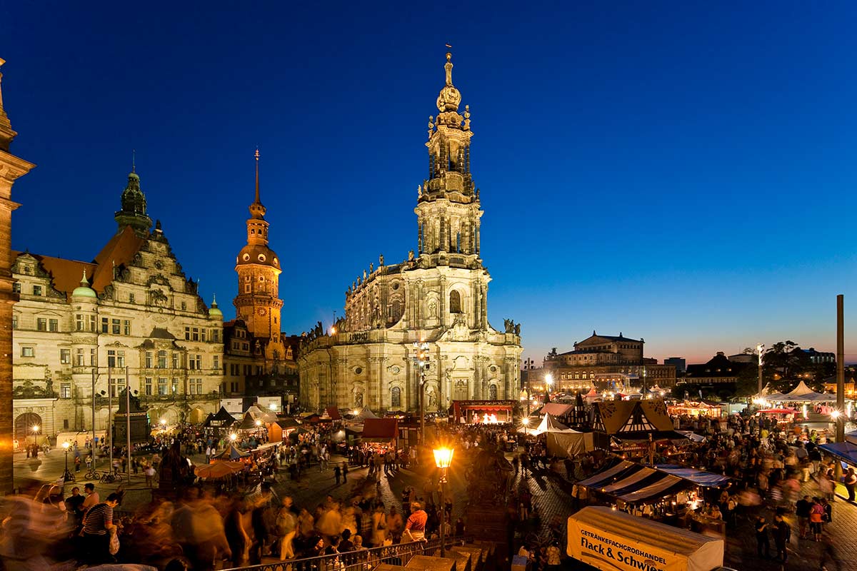 Katedra drezdeńska w trakcie Stadtfest ©Sylvio Dittrich (DML-BY)