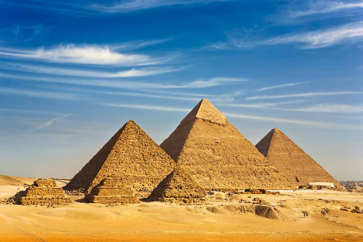 Piramidy w Gizie © iStock