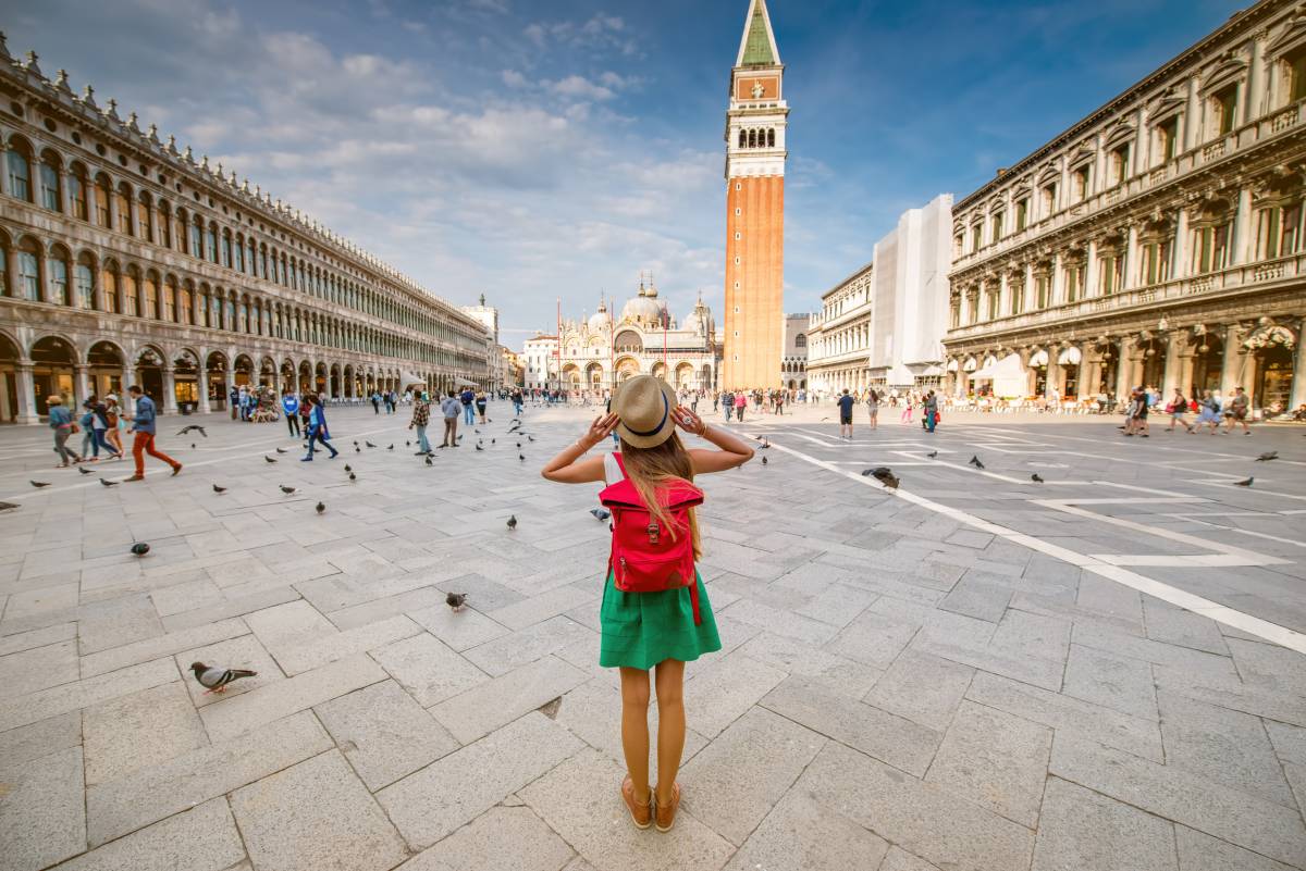 Woman on the Piazza San Marco © iStock