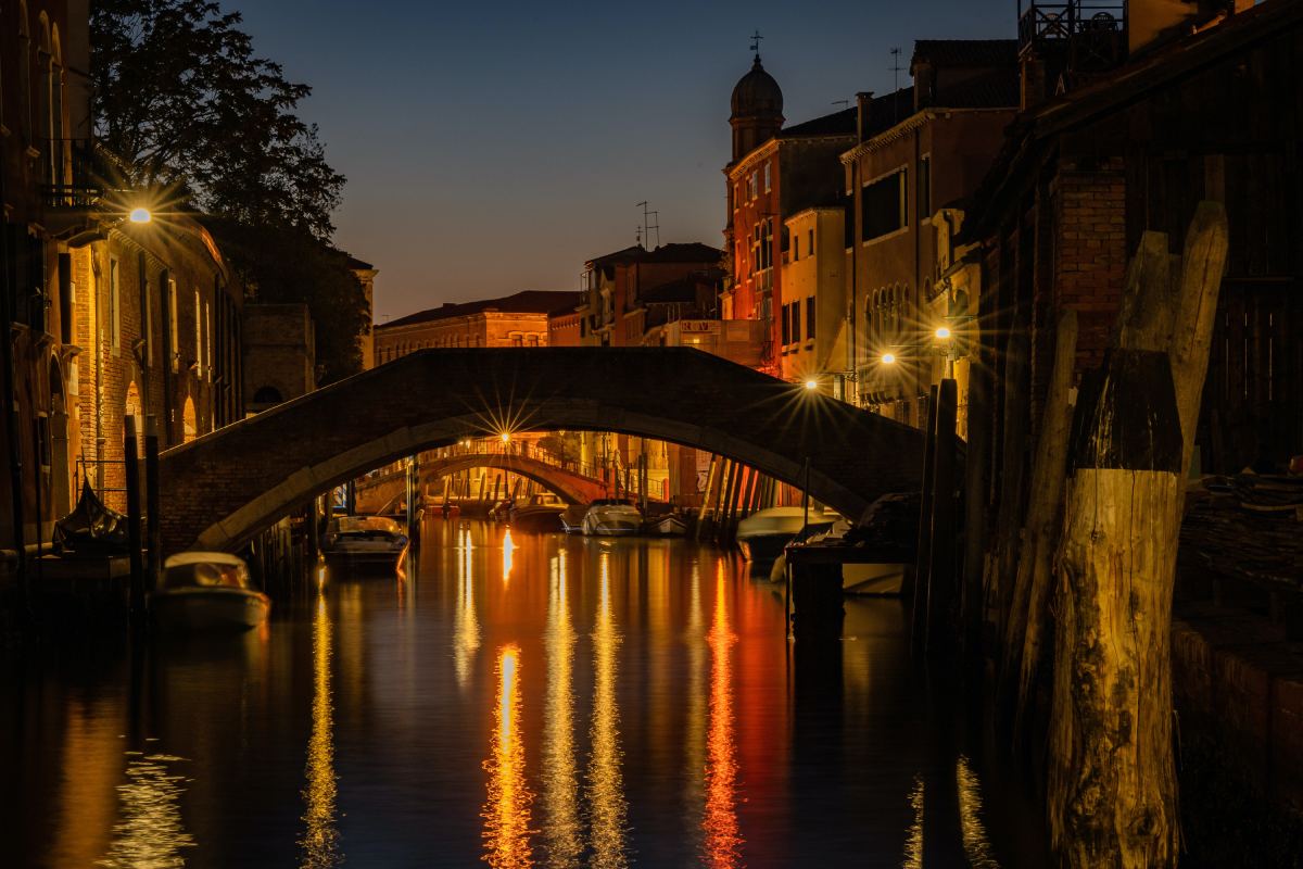 Venice by night © iStock