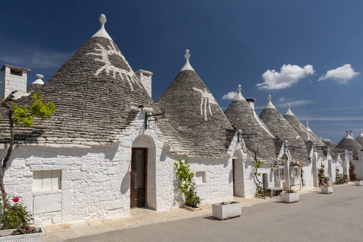 Domy trulli w Alberobello © iStock