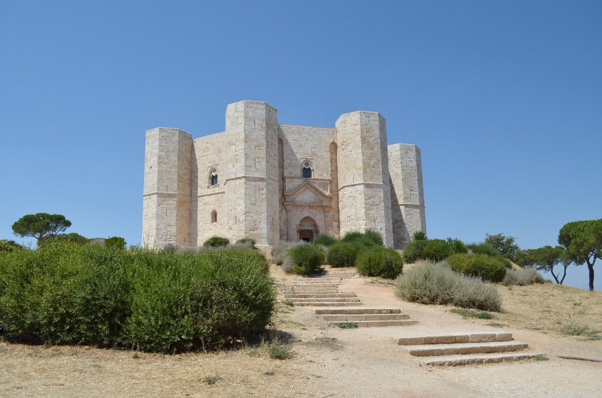 Castel del Monte © iStock