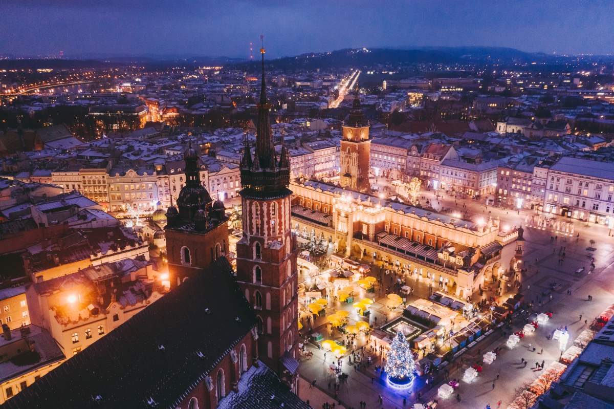 Christmas market in Krakow Old Town © iStock