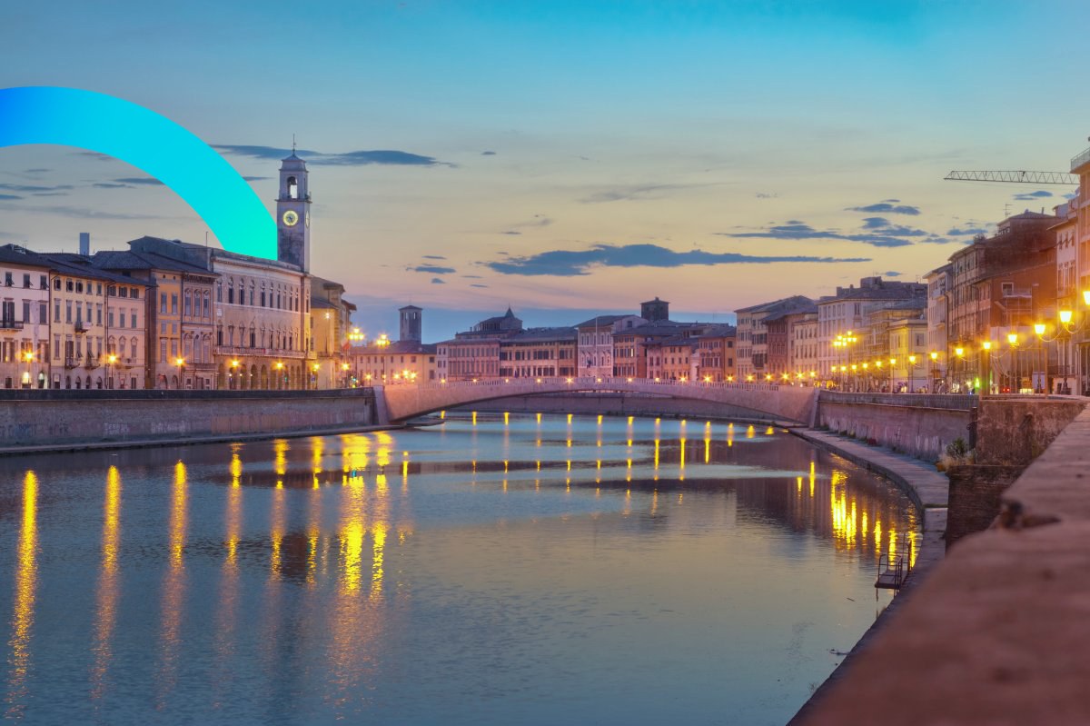 Sunset at Arno riverbank, Pisa © iStock