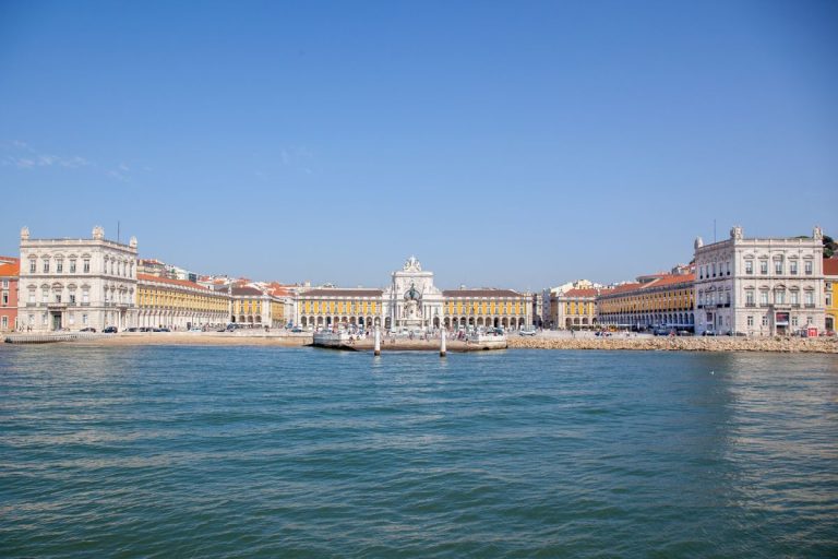 portugalia praca do comercio lizbona TurismoLisboa.jpg