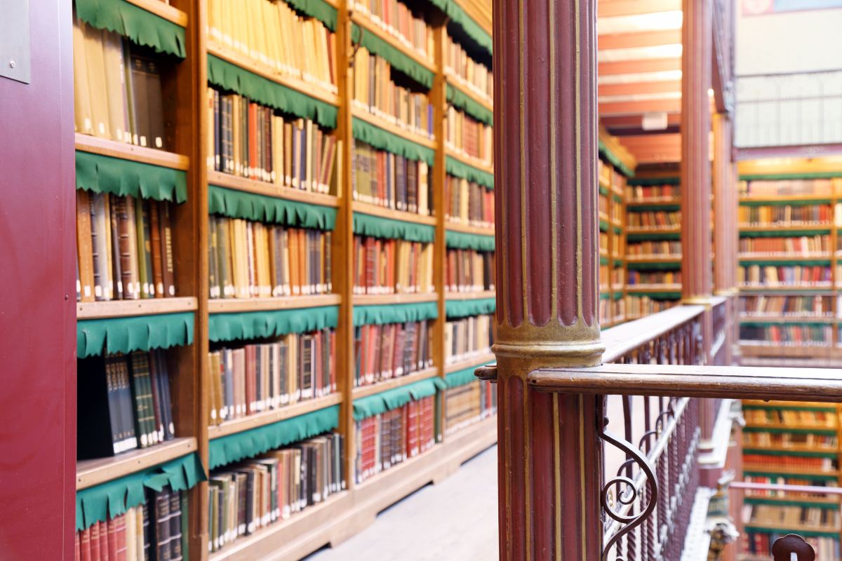 Rijksmuseum Research Library w Amsterdamie © iStock