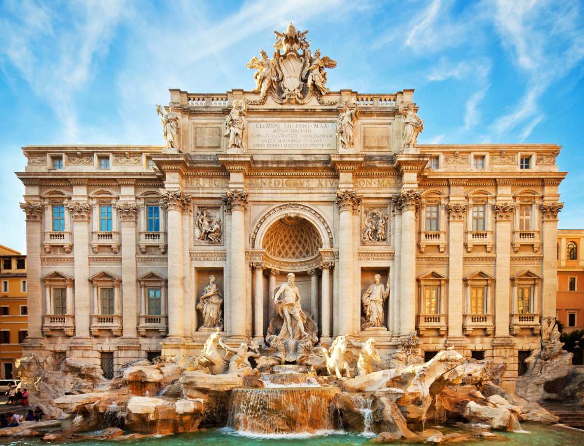 Di Trevi Fountain in Rome © iStock