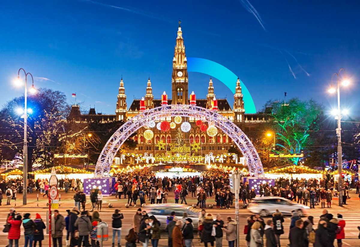 Christmas market in Vienna © iStock