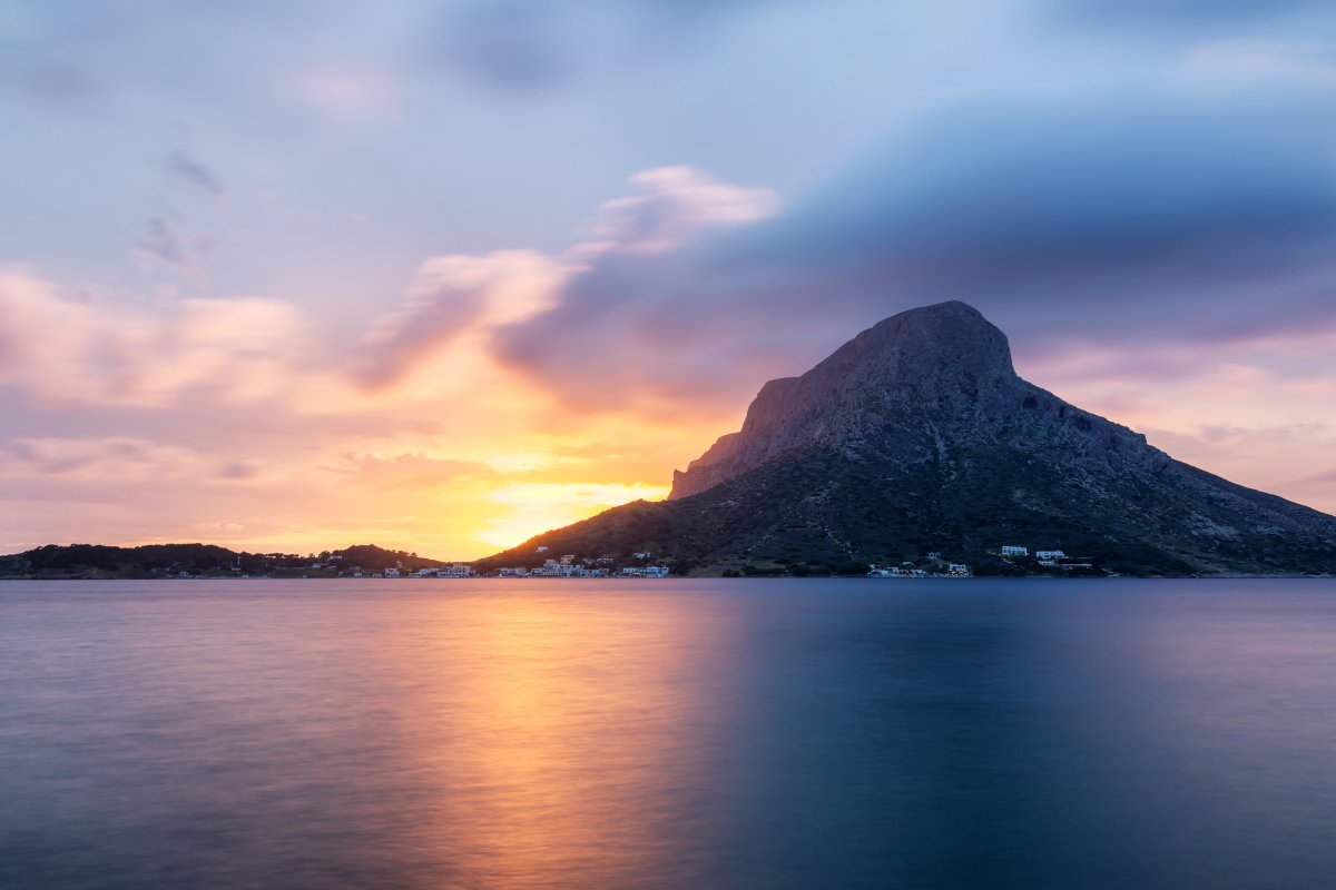 Zachód słońca nad Telendos © iStock
